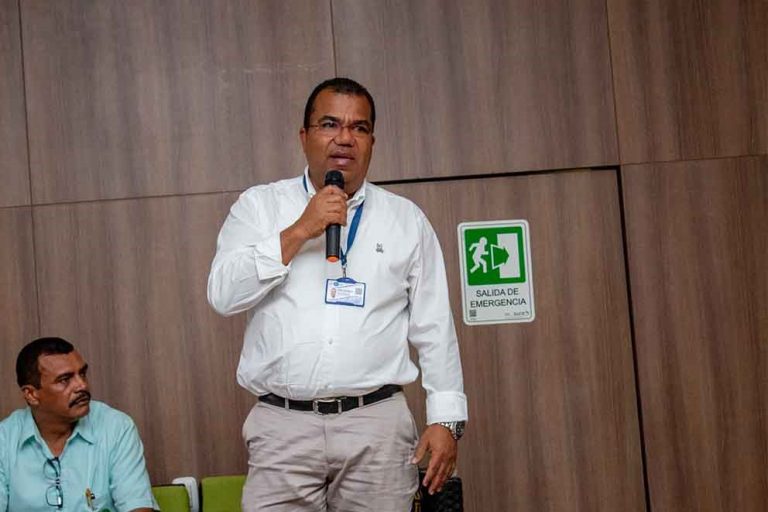 Reconocimiento por la meritoria labor en pro  a la educación  y el desarrollo económico del departamento de la Guajira